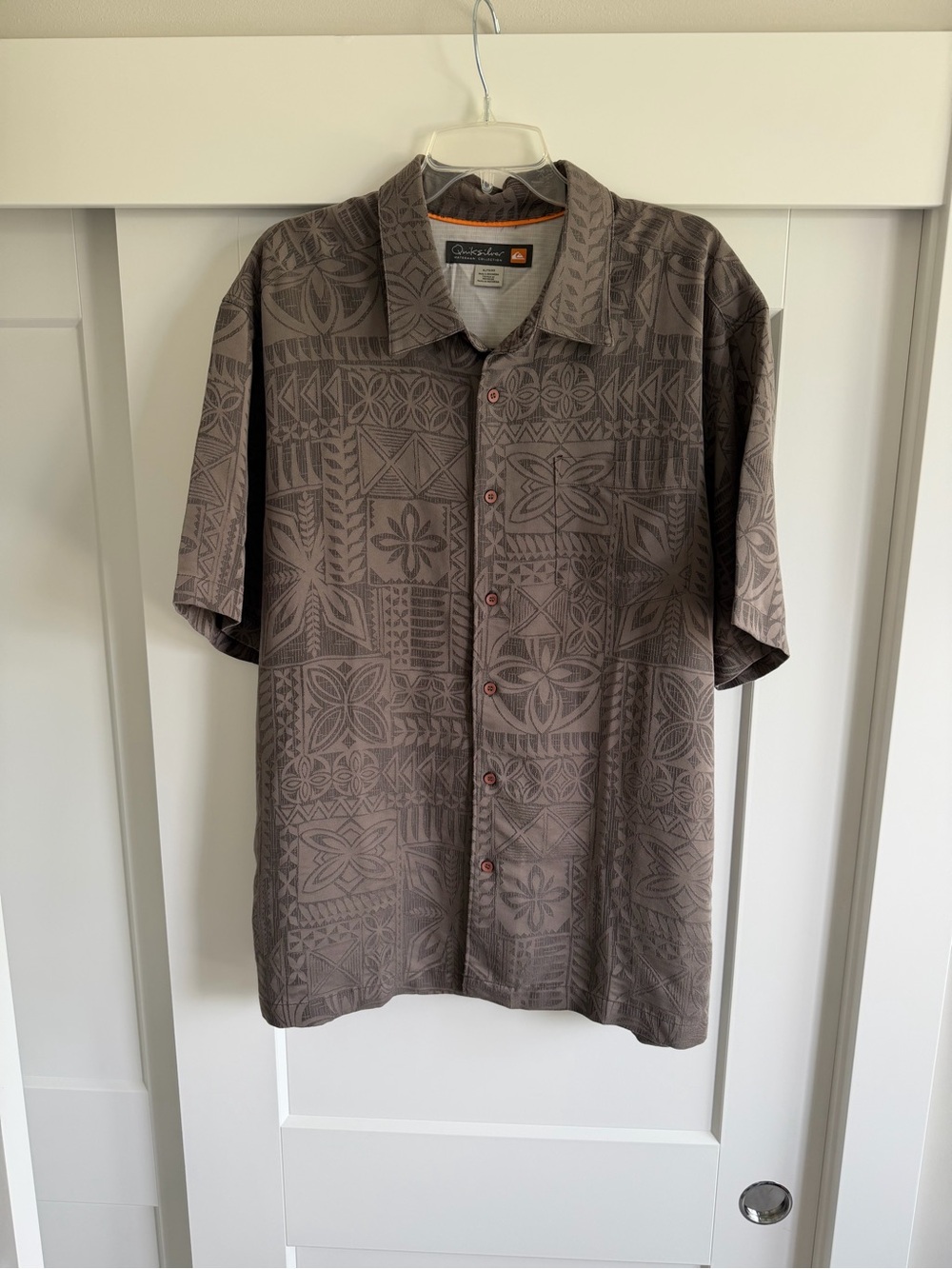 Quiksilver Men's Taupe Short Sleeve Button-Up Aloha Shirt